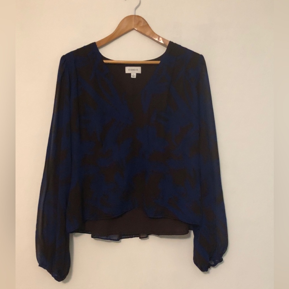 Evereve Black and Blue Blouse